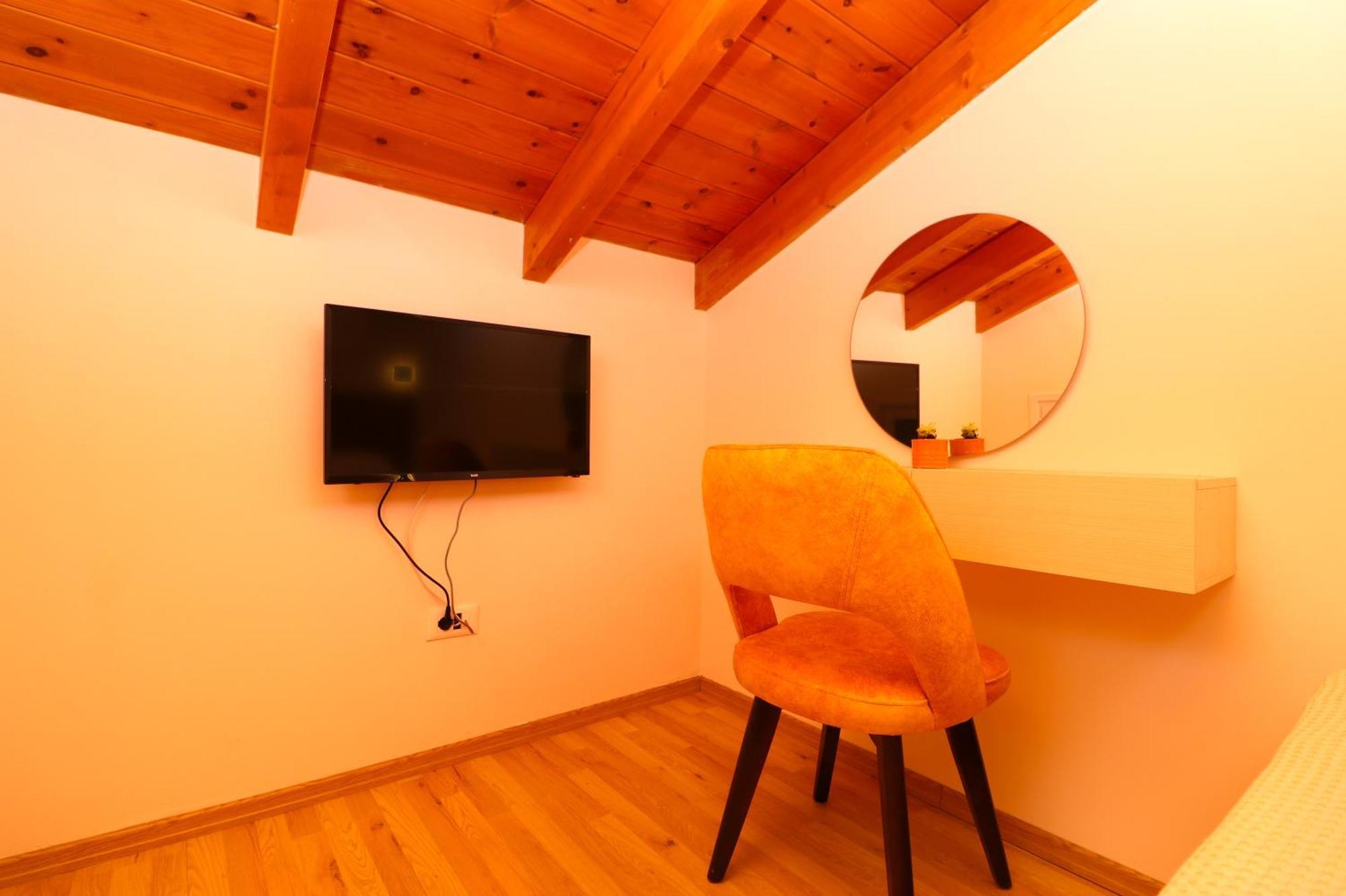 Fegi Rooms Himare Exterior photo