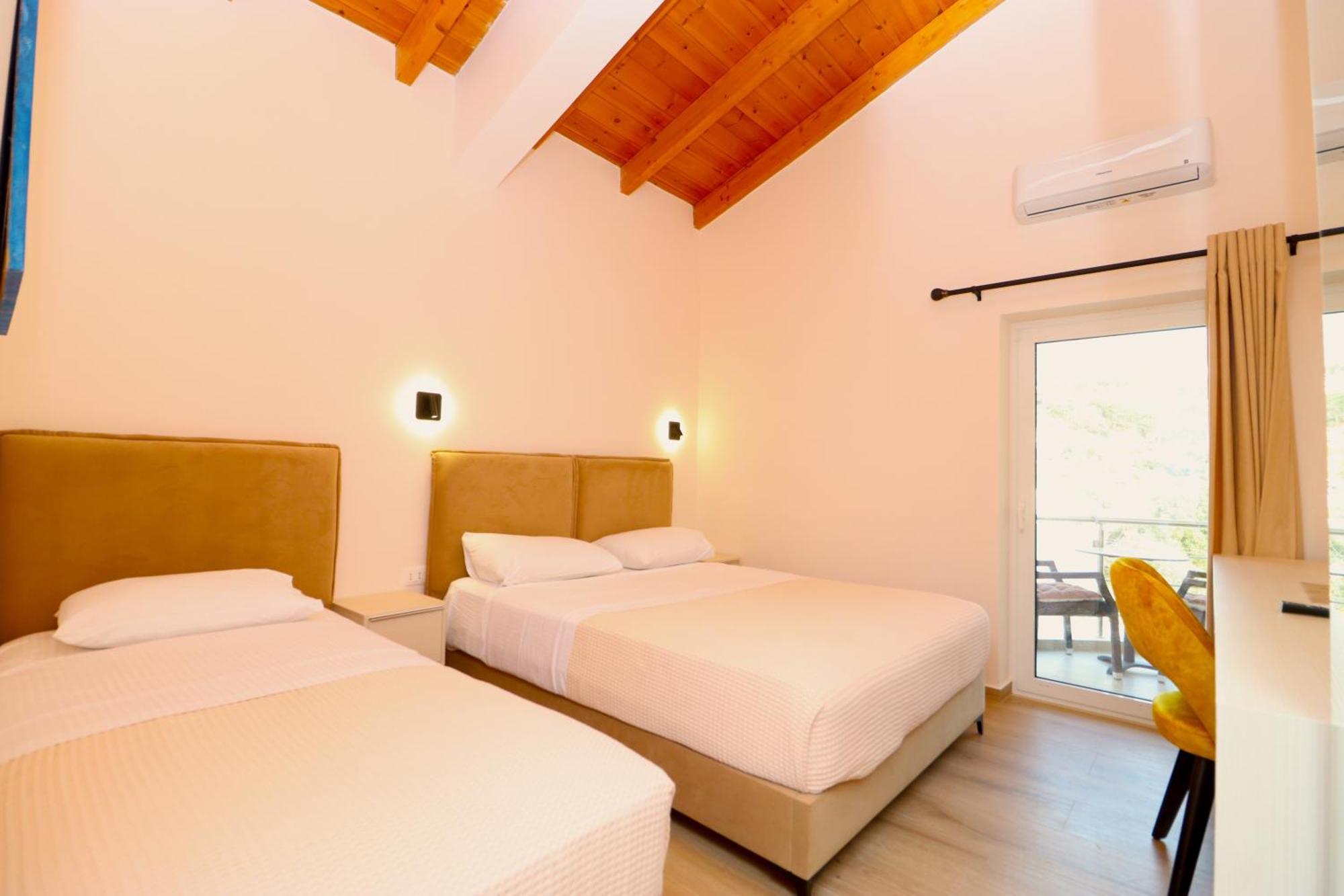Fegi Rooms Himare Exterior photo