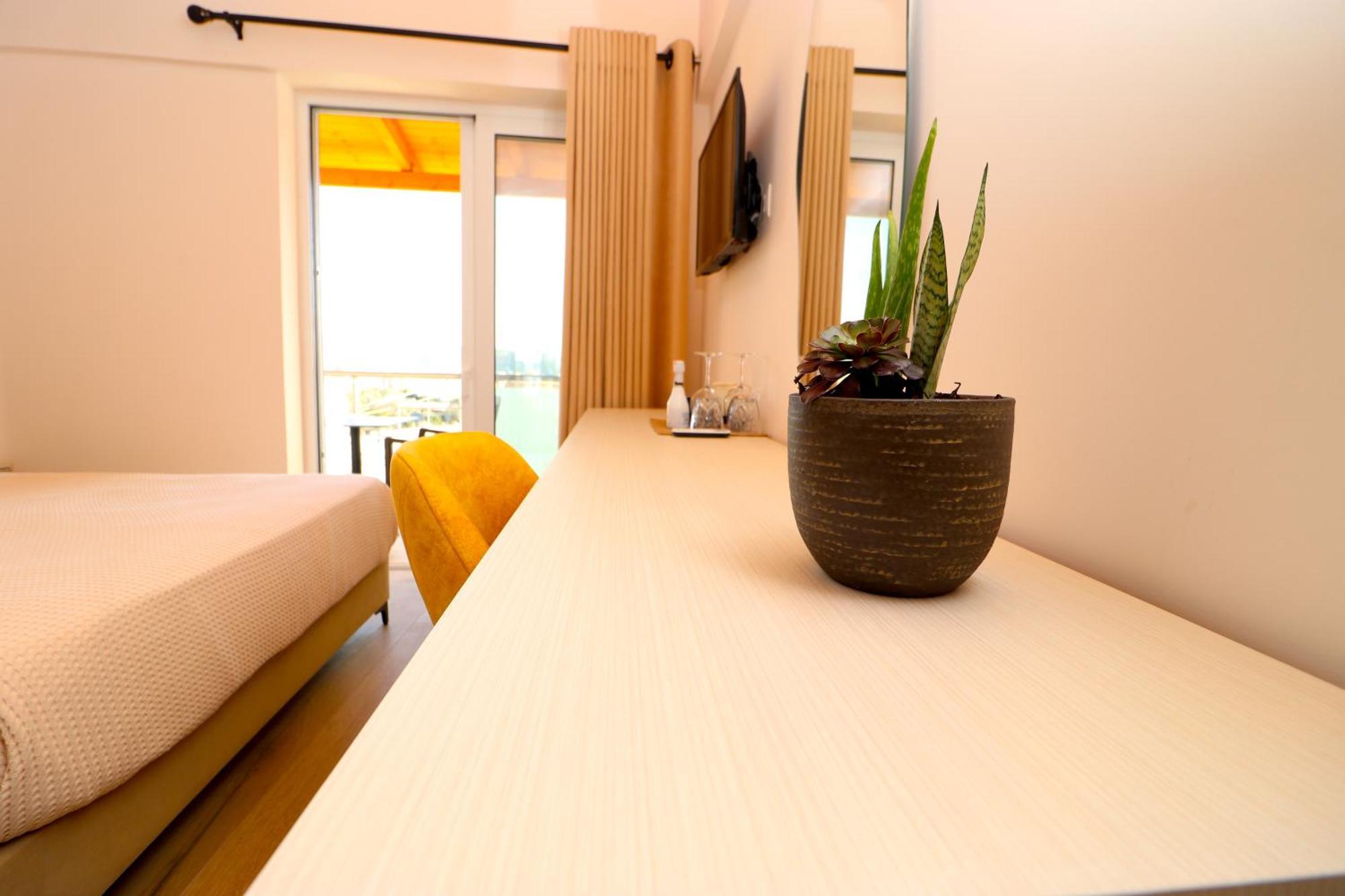 Fegi Rooms Himare Exterior photo